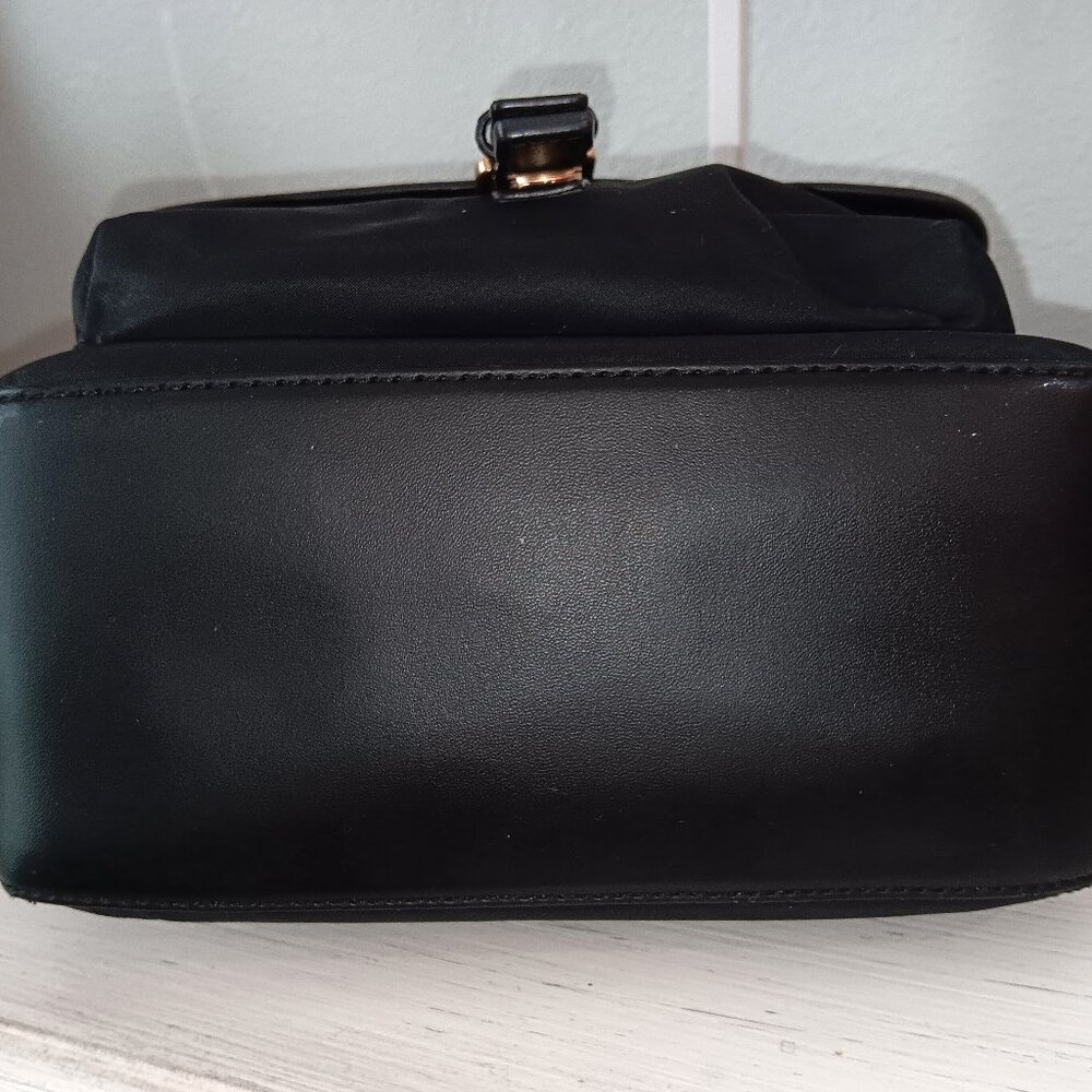 Tory Burch Black Crossbody with Gold Hardware and Green Tag - Picture 10 of 15